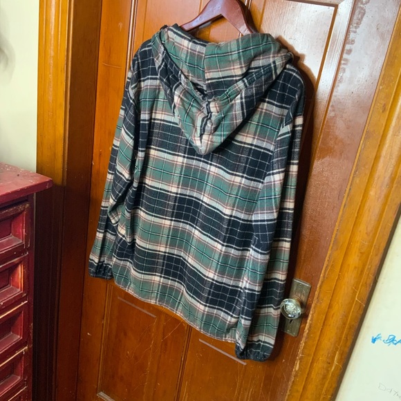 Flannel Pull Over - Picture 6 of 16